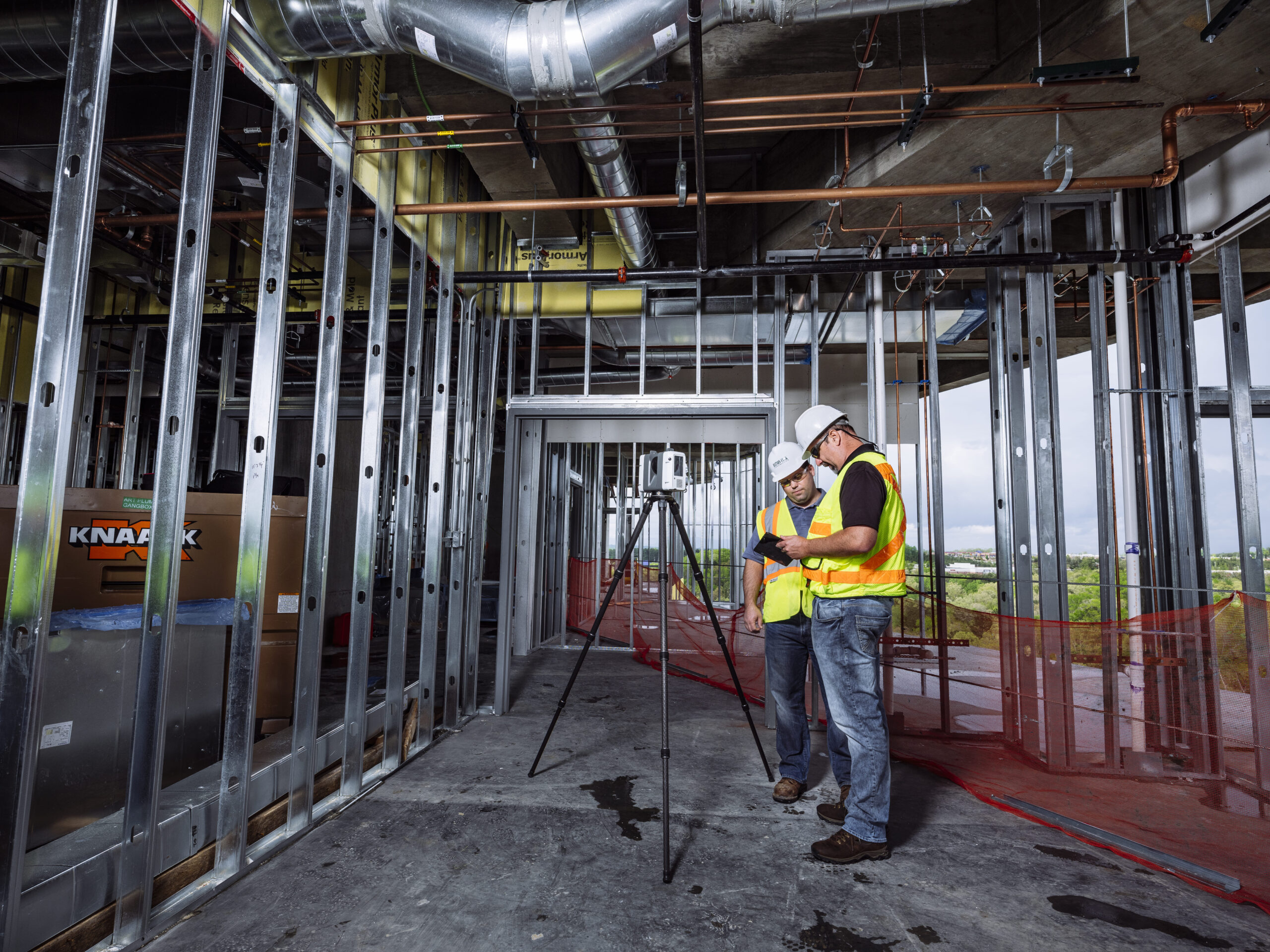 3D Laser SCanning | Multivista construction reality captuer specialsts performing 3D laser scanning in a building